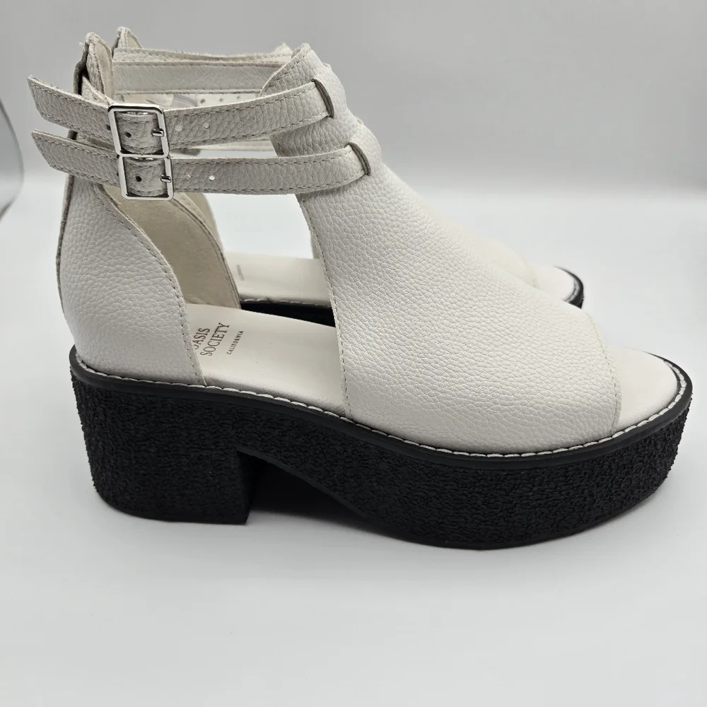 Oasis Society Elizabeth White Chunky Platform Strapped Sandals Womens Size 9